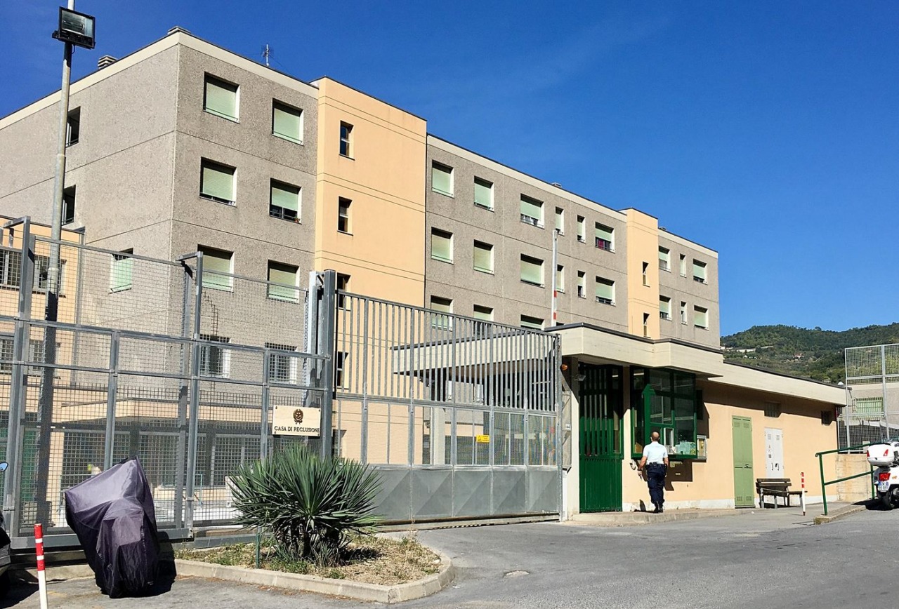 Aggressione nel carcere di Sanremo: quattro agenti feriti