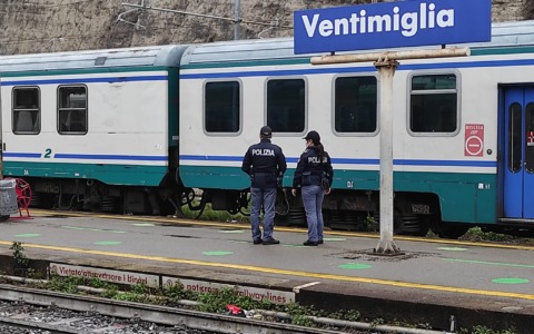 Arrestato un uomo per rapina alla stazione di Ventimiglia