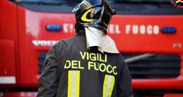Auto incendiata nella galleria dell’Aurelia Bis a Sanremo