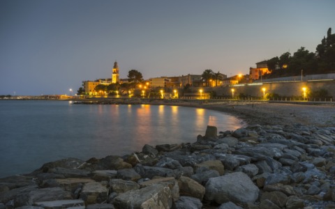 Critiche alla gestione del PUC di San Lorenzo al Mare: 150 mila euro spesi senza approvazione