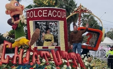 Daniela e Nicolò Bongiorno al Corso Fiorito di Sanremo: un tributo al grande presentatore