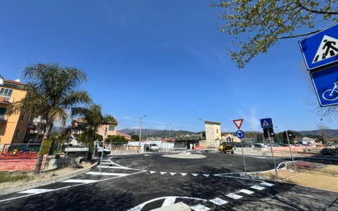 Diano Marina: inaugurata la nuova rotonda tra via Purgatorio e via Lucus Bormani