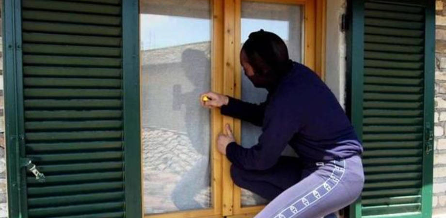 Furto con spaccata al negozio Sporting Vip di Bordighera