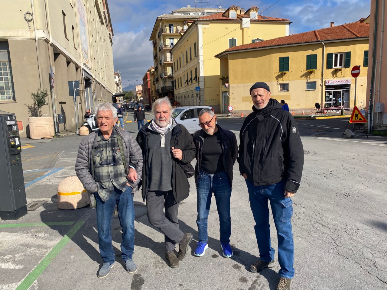 I lavoratori della compagnia Maresca contestano la ciclabile nel porto di Imperia