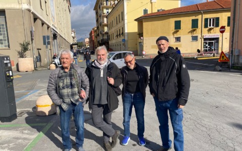 I lavoratori della compagnia Maresca contestano la ciclabile nel porto di Imperia