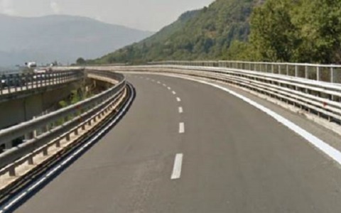 Interventi sul viadotto Uveghi: traffico a senso alternato per un anno