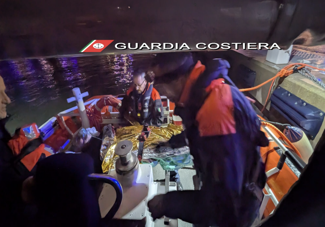 Intervento della Guardia Costiera per un passeggero della Costa Smeralda colpito da malore