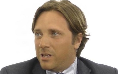 La politica in ciabatte – Forza Italia e le sue contraddizioni