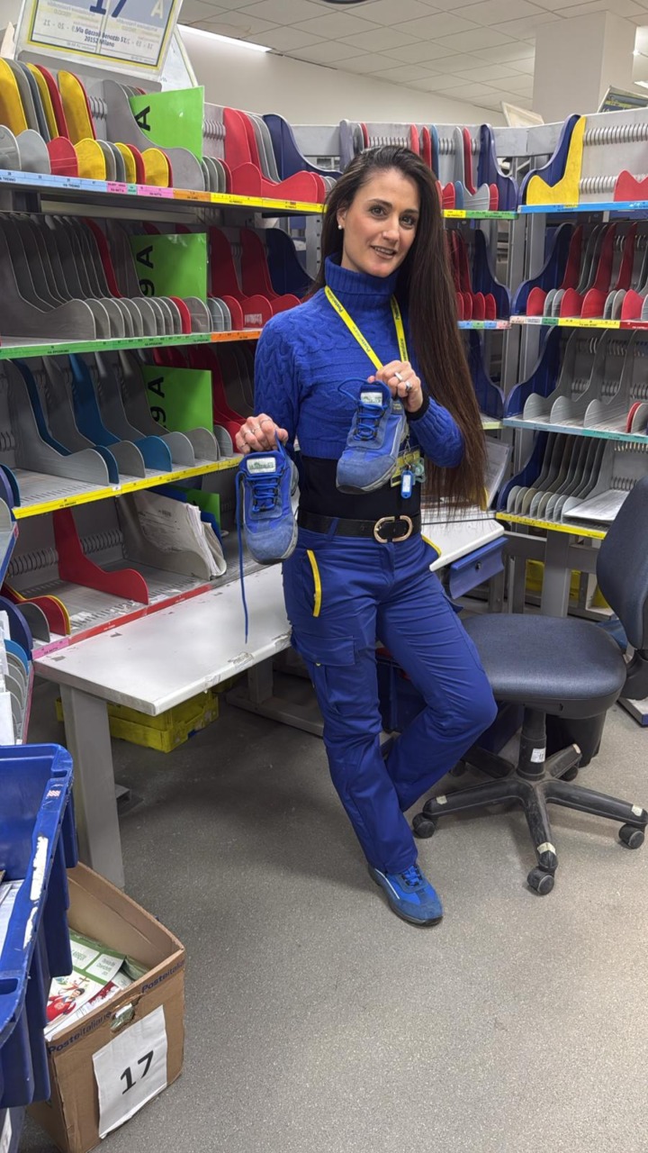 Le scarpe dei postini diventano pavimento antitrauma per i più piccoli