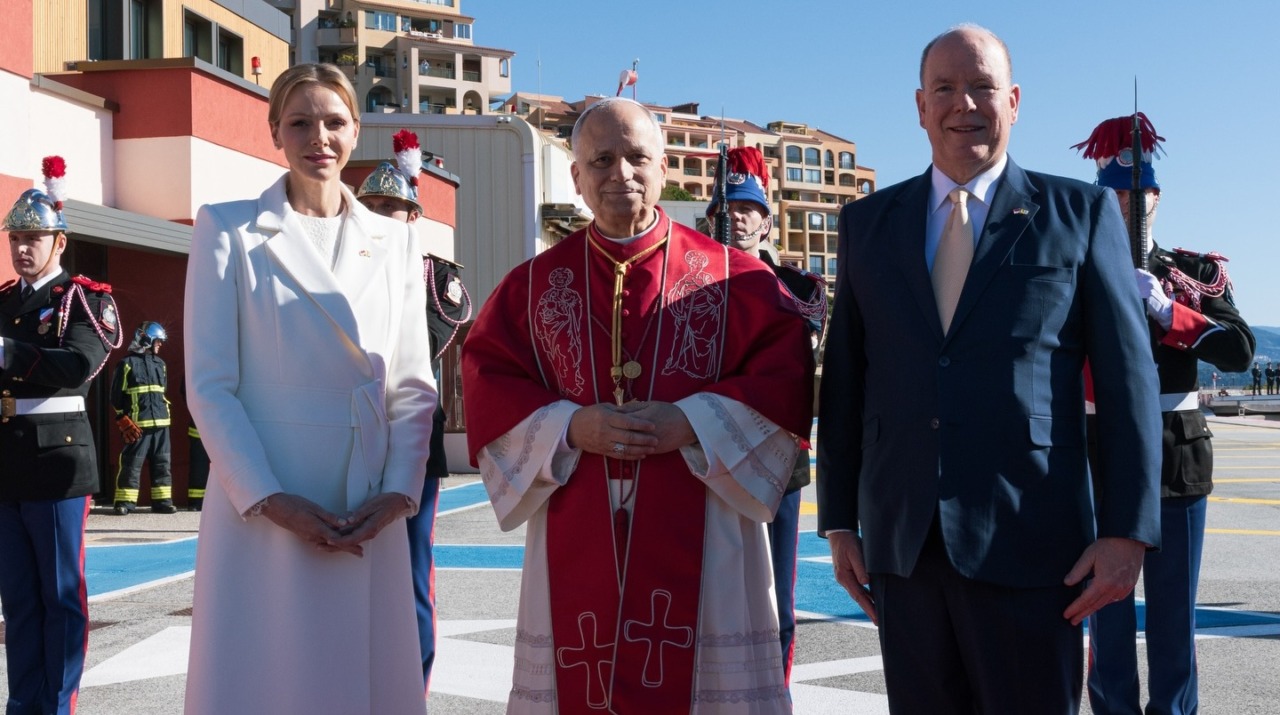 Papa Leone XIV arriva in elicottero a Montecarlo