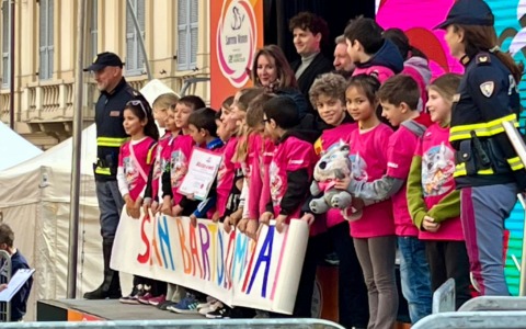 Premiata la classe terza di San Bartolomeo al Mare alla Milano Sanremo