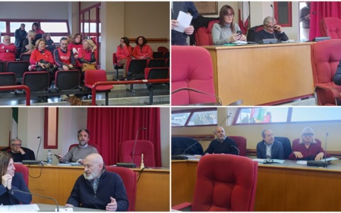 Respinta la mozione contro il bando per le spiagge: proteste dai balneari