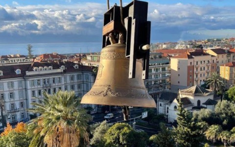 Sanremo: l’UDC riceve la Benedizione Apostolica per la “Campana dei Bimbi non nati”