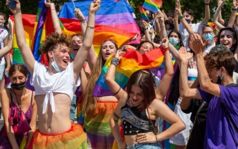 “Sanremo Pride è un’opportunità economica, non ideologica”