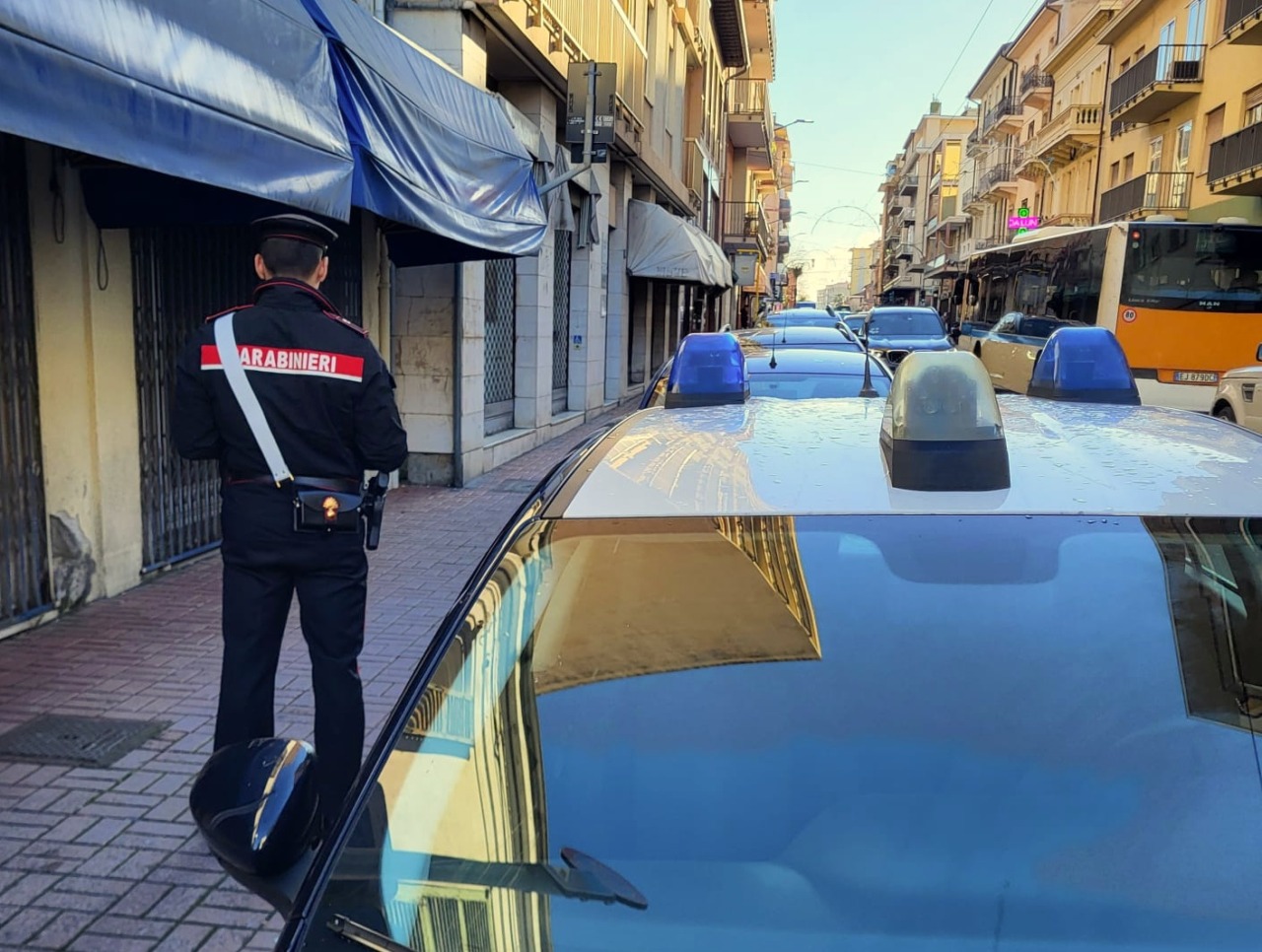 Una donna di 91 anni perde la vita dopo una caduta da un palazzo in via Tacito