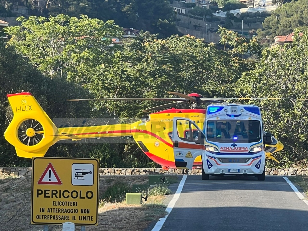 Bimba di sette anni trasportata in elicottero al Gaslini dopo una caduta a scuola