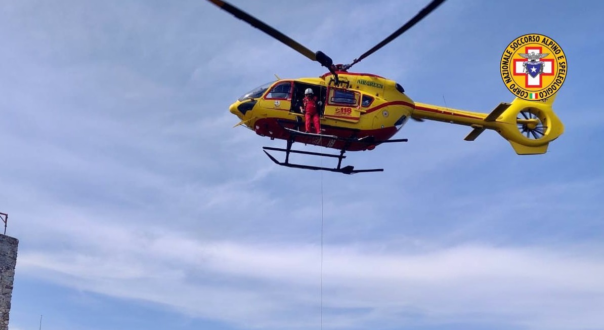 Caduta in scooter ad Airole: due 15enni feriti gravemente