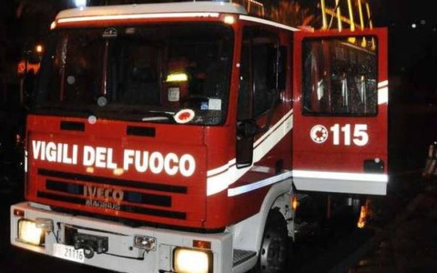 Collisione frontale tra due veicoli in via Nazionale a Imperia