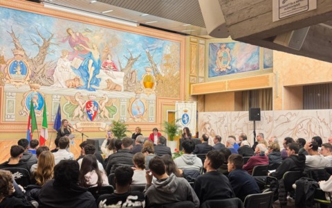 Dibattito su scienza e società al Venerdì della Conoscenza di Diano Marina