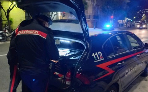 Due giovani fuggono dai Carabinieri: arrestati dopo inseguimento a Bordighera