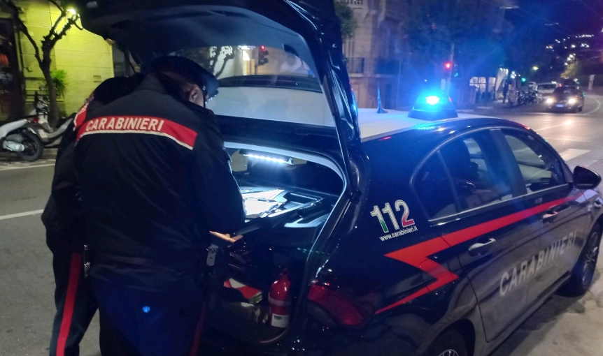 Due giovani fuggono dai Carabinieri: arrestati dopo inseguimento a Bordighera