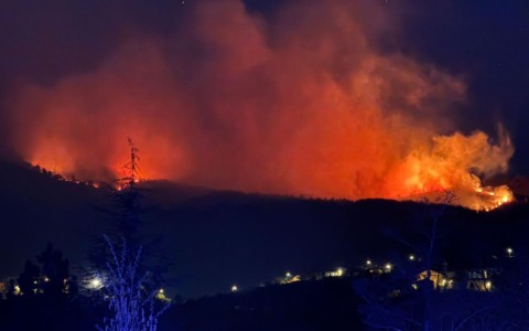 Incendi boschivi in corso nella provincia di Imperia