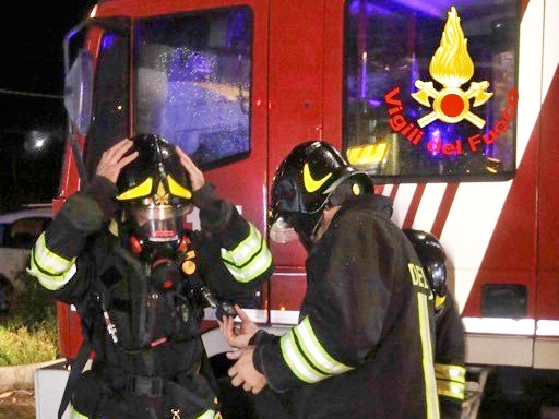 Incendio in una cantina a Ventimiglia provoca sgombero di un palazzo