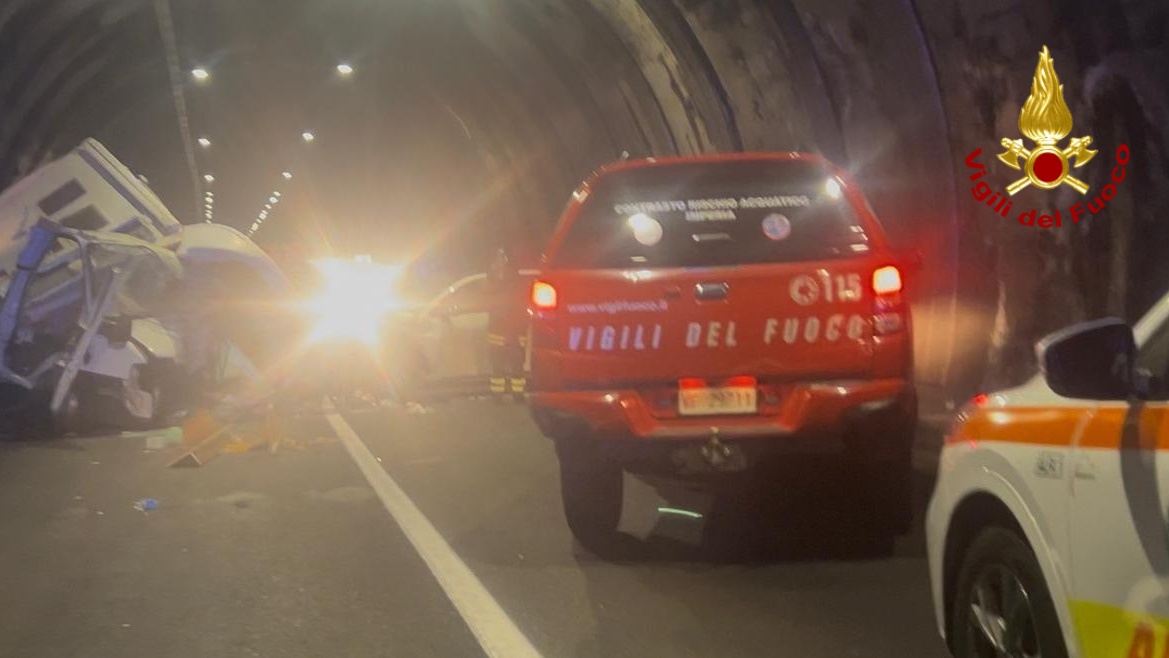 Incidente mortale sulla statale 28, deceduto il conducente del camper