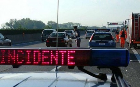 Incidente stradale sull’A10: un ferito estratto dalle lamiere