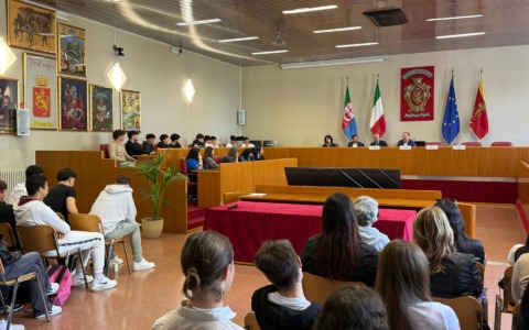 Incontro degli studenti del Fermi Polo Montale con le istituzioni locali