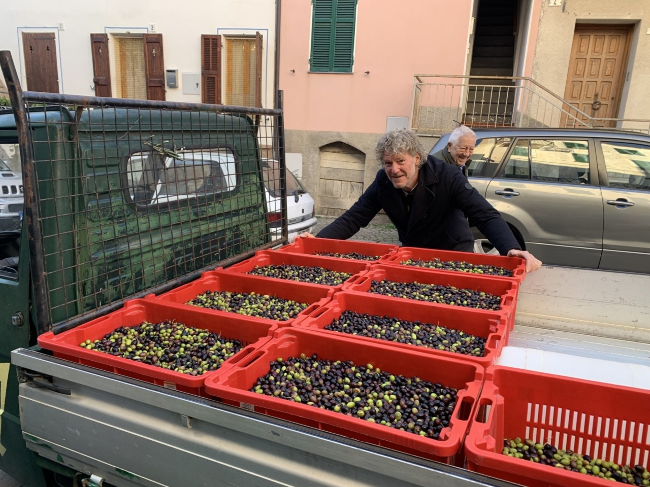 Oliver Kamien presenta un documentario sull’olio di montagna a Bajardo