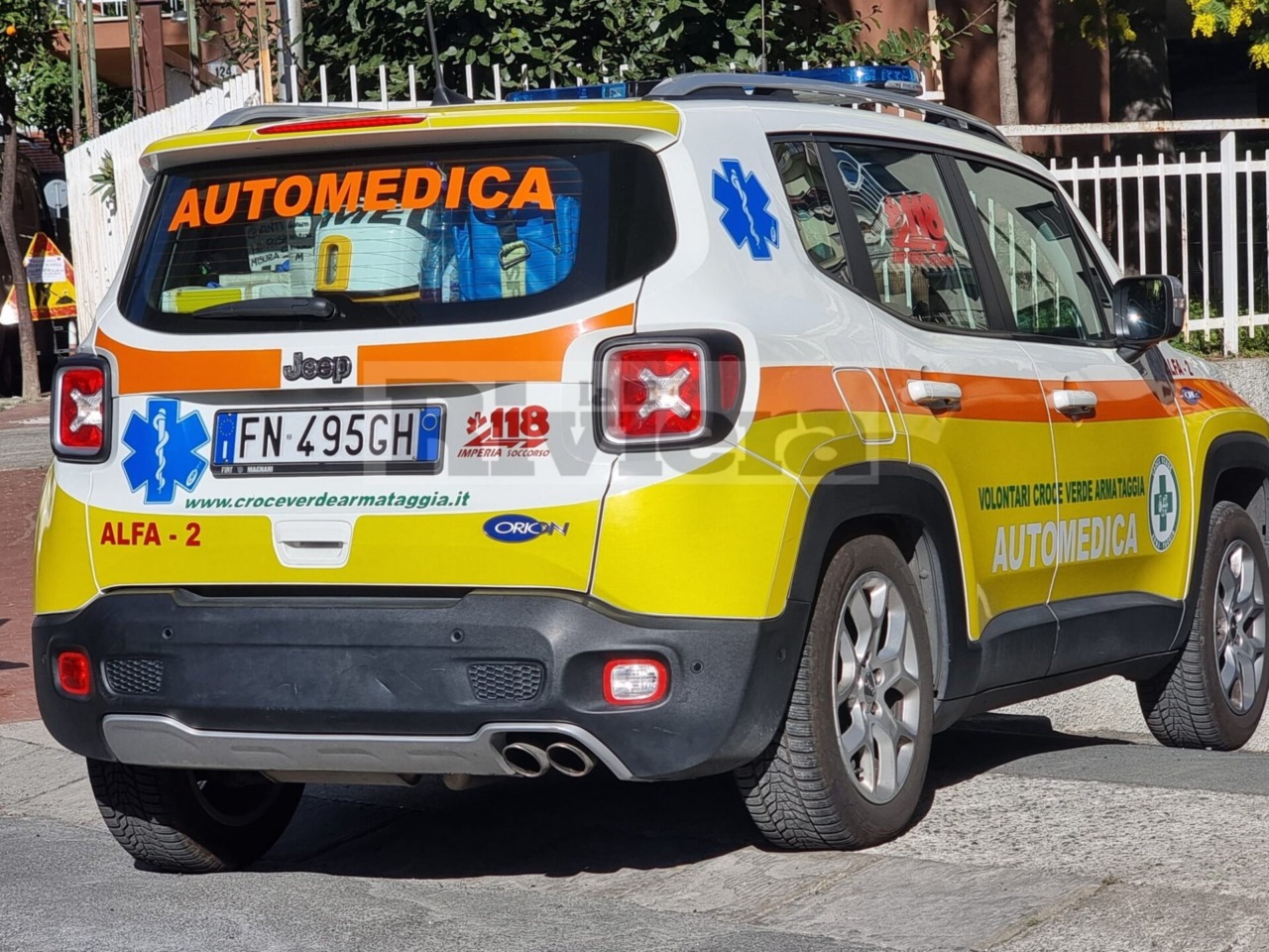 Scontro tra auto e scooter a Sanremo: due giovani feriti