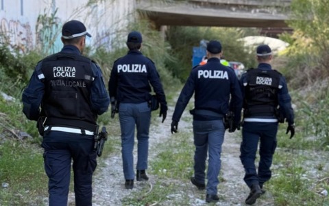 Sgomberato accampamento sul greto del Roja: intervento della Polizia