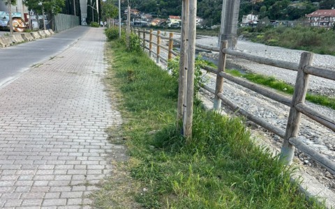 SiAmo Camporosso denuncia il degrado della pista ciclabile