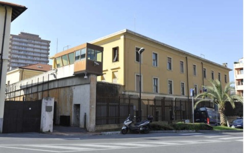 Tentativo di suicidio in carcere a Imperia: un detenuto salvato