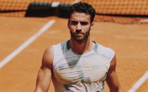 Andrea Pellegrino raggiunge gli ottavi di finale agli Internazionali d’Italia: una vittoria storica