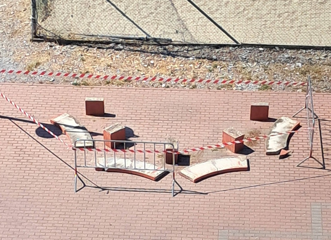 Atto vandalico a Ventimiglia: distrutte panchine sulla passeggiata Oberdan