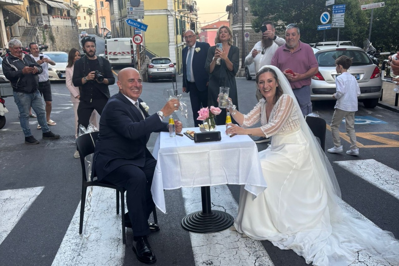 Gianni Berrino e Manuela Sasso si uniscono in matrimonio: celebrazione a Villa Nobel