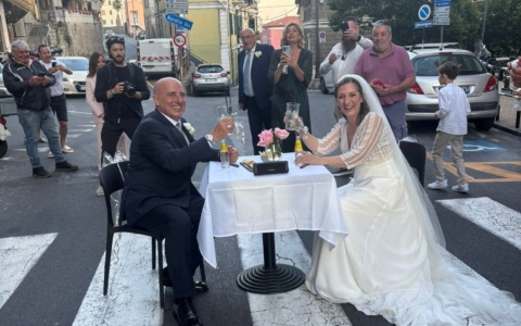 Gianni Berrino e Manuela Sasso si uniscono in matrimonio: celebrazione a Villa Nobel