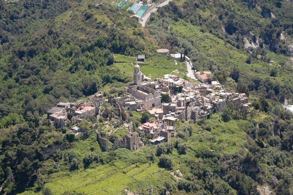 Il documentario di Report sui “resilient” di Bussana Vecchia trionfa a New York