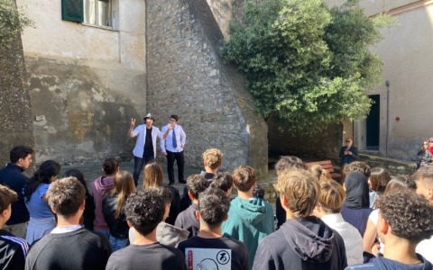 Il progetto del Vieusseux e Teatro della Tosse: un viaggio teatrale al Parasio