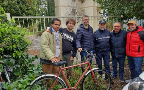 Il progetto “Mettiamoci a pedalare” per ragazzi disabili e famiglie vulnerabili