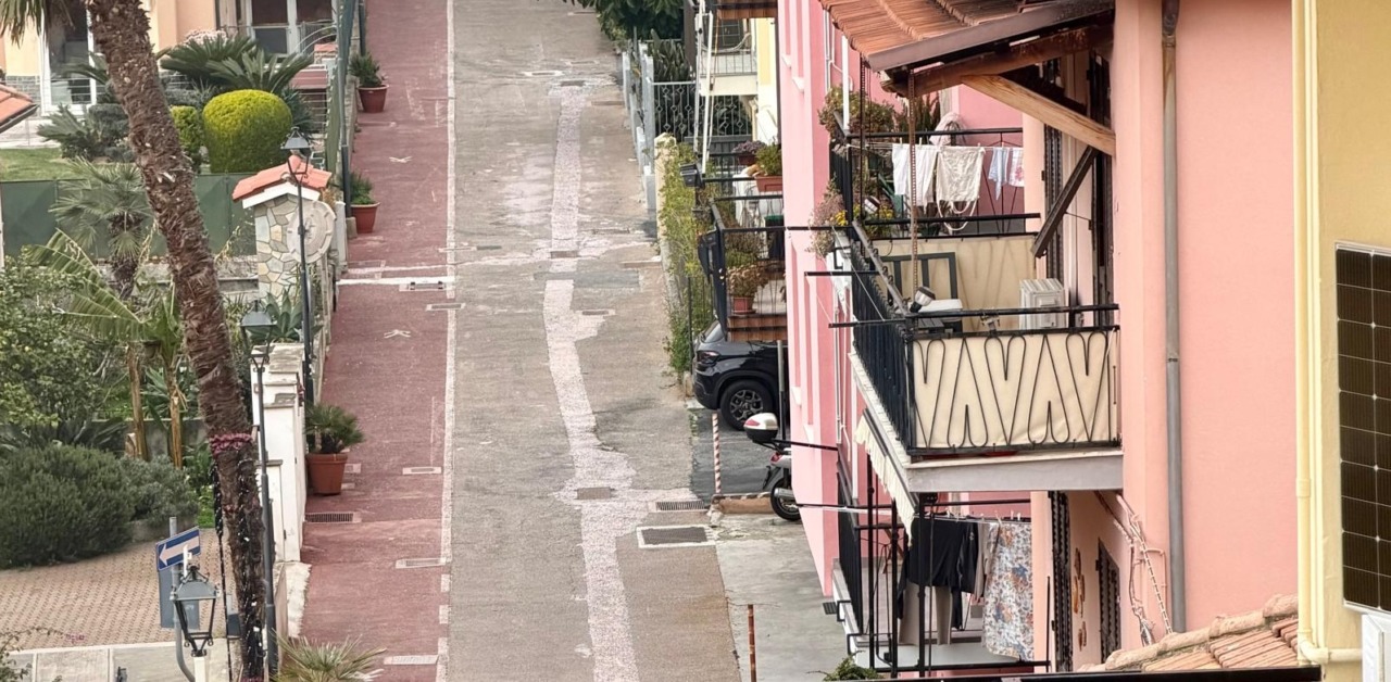 Il sindaco di Riva Ligure contro i lavori scadenti di via Giardino: diffida a Circet Italia