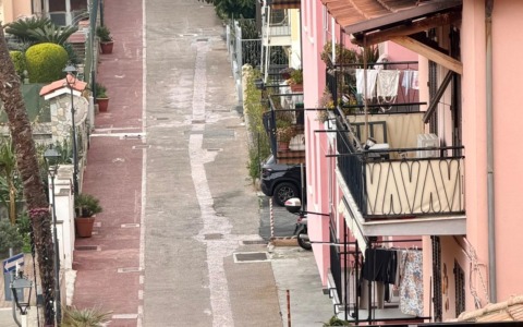 Il sindaco di Riva Ligure contro i lavori scadenti di via Giardino: diffida a Circet Italia