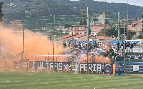 Imperia Calcio termina la stagione con una sconfitta, ma celebra la salvezza