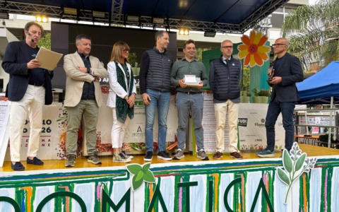 Nicola Ferrarese riceve il Premio Aromatica