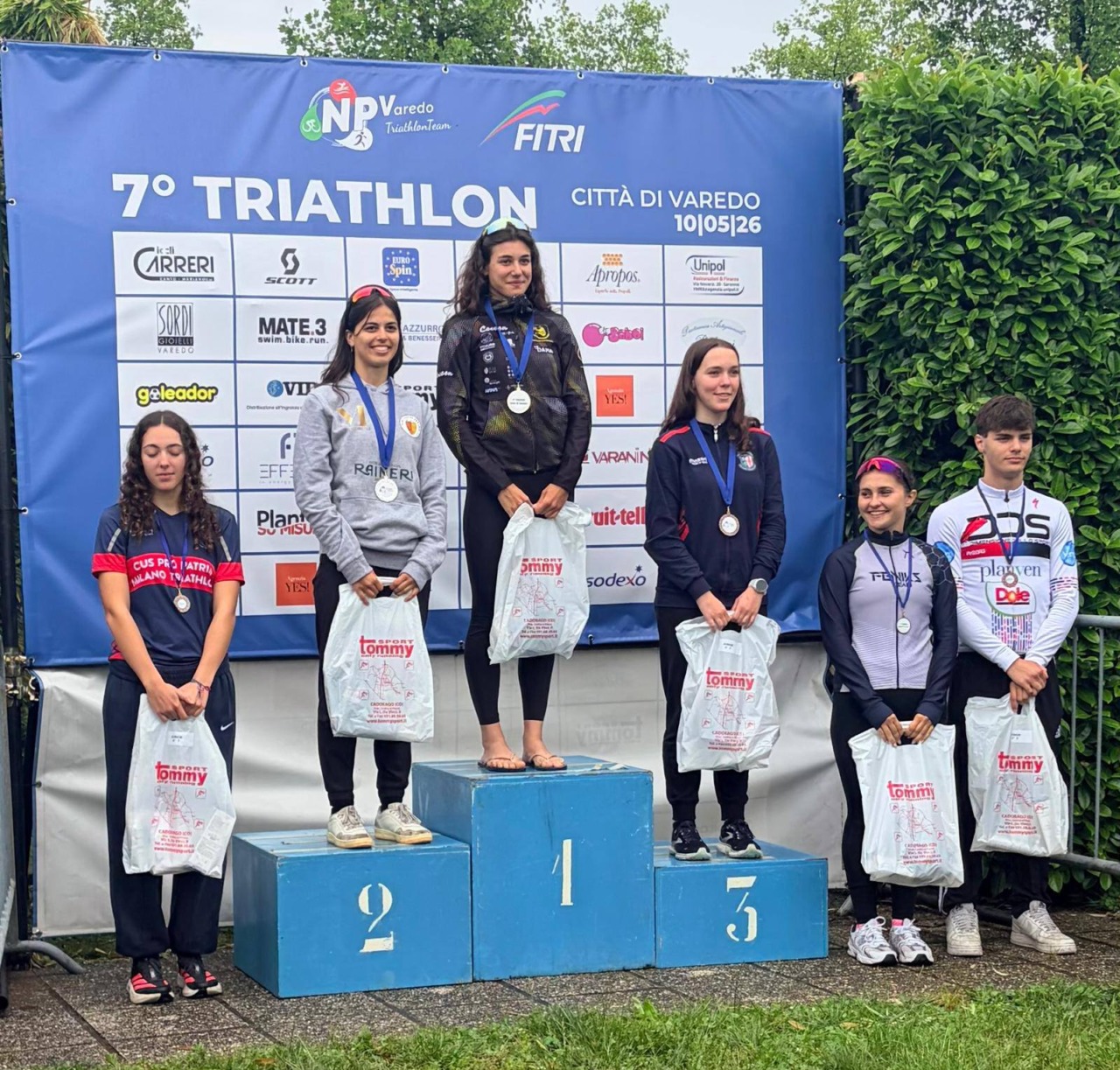 Rari Nantes Imperia Olio Raineri conquista due medaglie nel triathlon