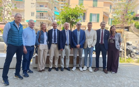 Visita dell’amministrazione al rinnovato quartiere Borgo
