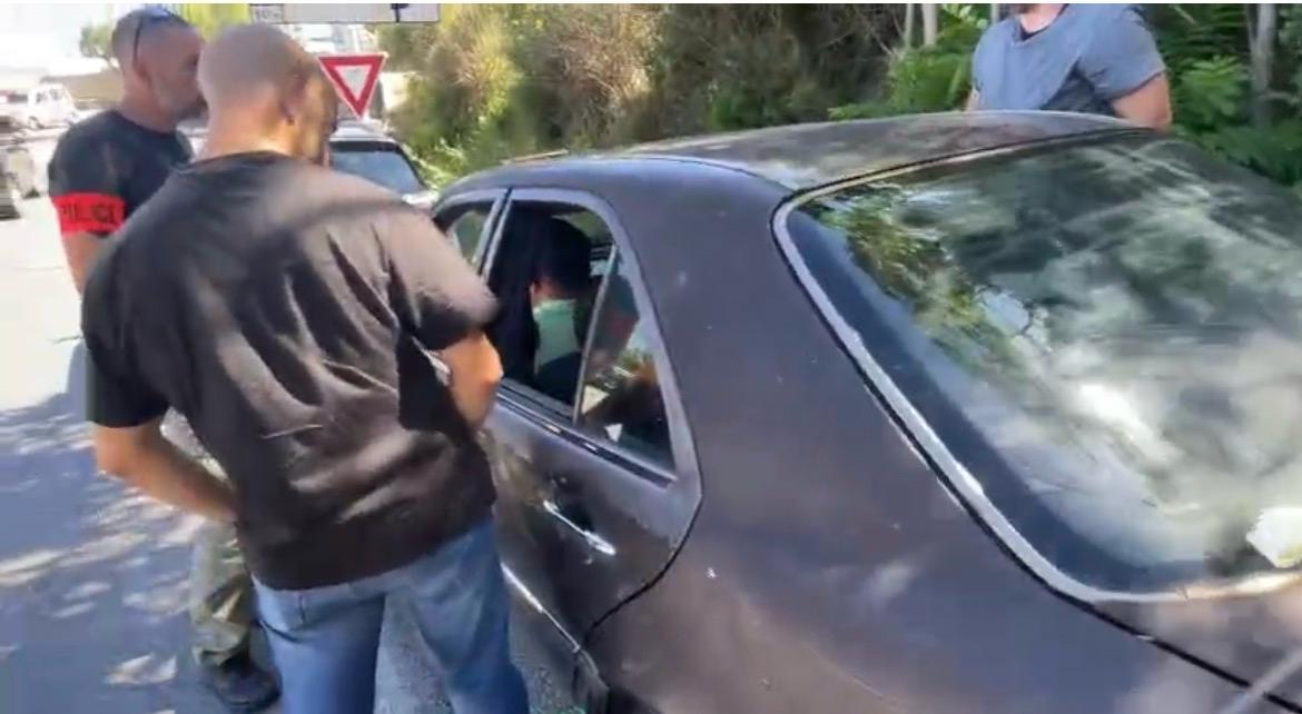 Arrestato passeur con quattro migranti a bordo