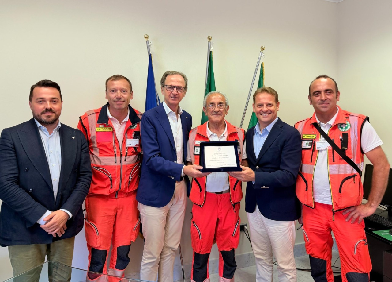 Dino Fontana, 51 anni di volontariato nella Croce Bianca di Imperia, onorato dalla Regione